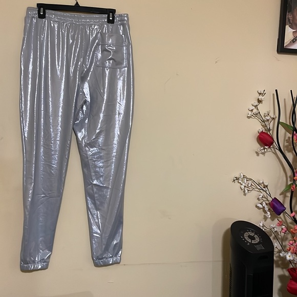Ralph Lauren Luxury Jogger Pants - Picture 2 of 6